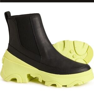 Sorel Brex Chelsea Boots - Waterproof Leather Size 9.5 NEW w/o box Black & Neon